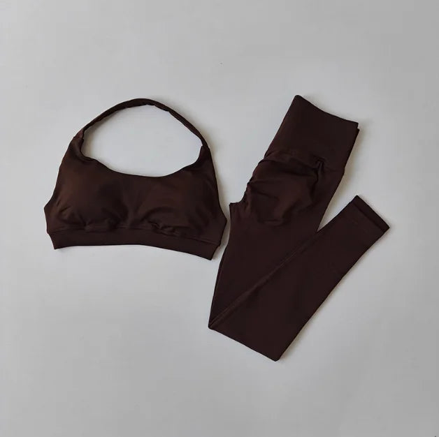 Women's Seamless Yoga Set - Halter Neck Sports Bra with Built-in Pads & Booty Lifting Leggings, Workout Outfit for Gym