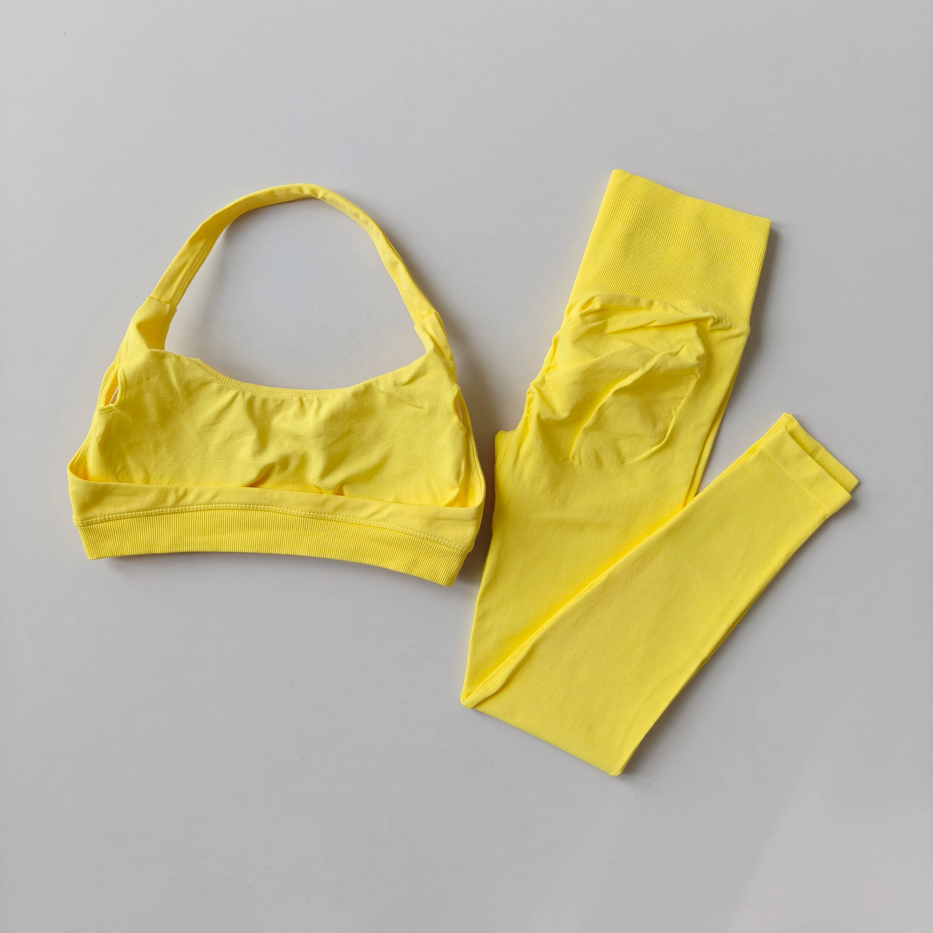 Women's Seamless Yoga Set - Halter Neck Sports Bra with Built-in Pads & Booty Lifting Leggings, Workout Outfit for Gym