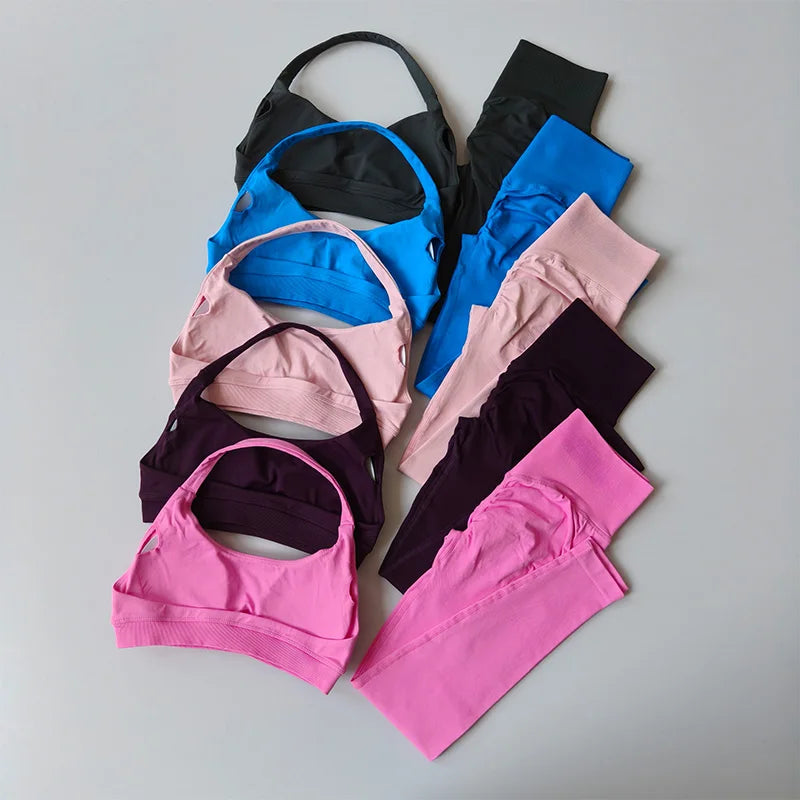 Women's Seamless Yoga Set - Halter Neck Sports Bra with Built-in Pads & Booty Lifting Leggings, Workout Outfit for Gym